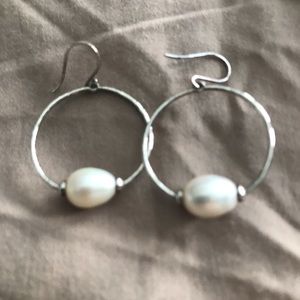 Silpada pearl earrings